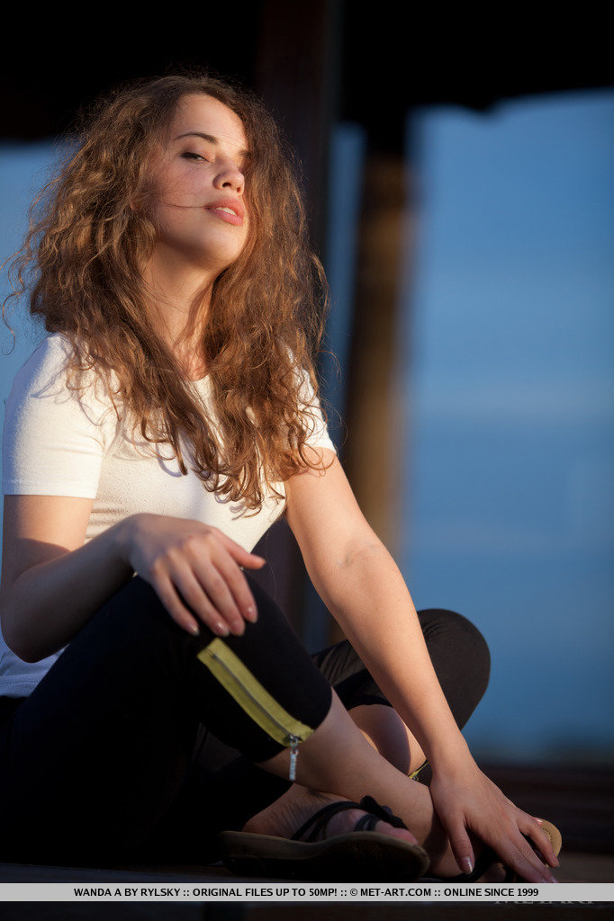 Metart Wanda A in Presenting Wanda fullsize image 01