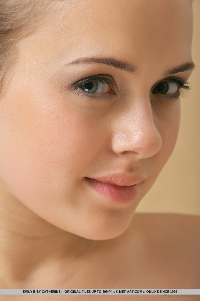 Metart Emily B in Presenting Emily fullsize image 18