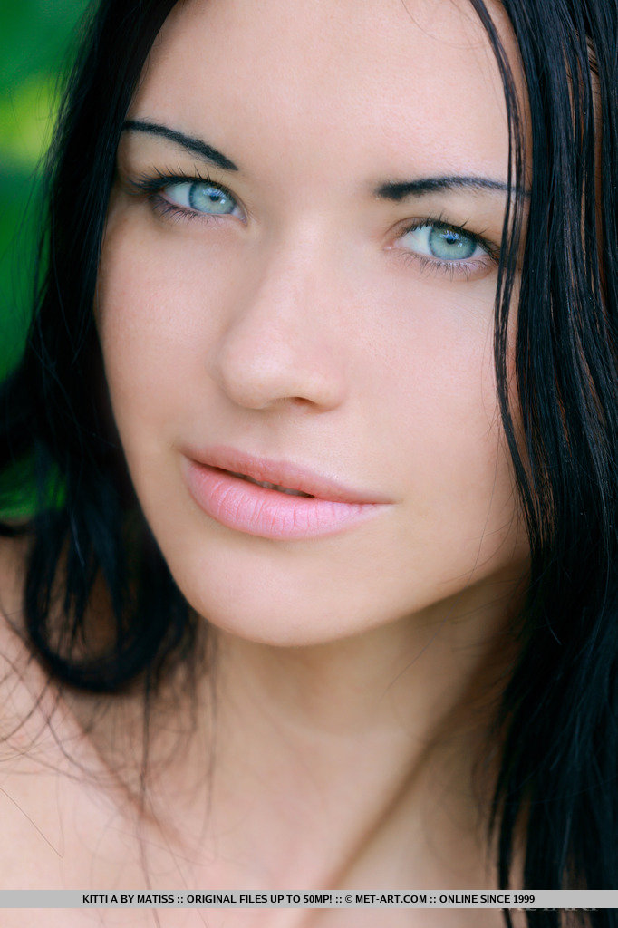 Metart Kitti A in Presenting Kitti fullsize image 18