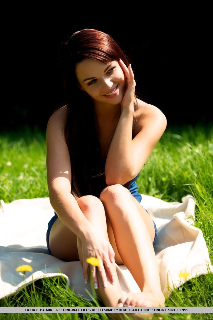 Metart Frida C in Presenting Frida fullsize image 02