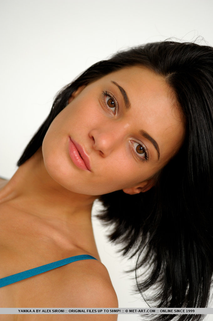 Metart Yanika A in Cluvie fullsize image 01