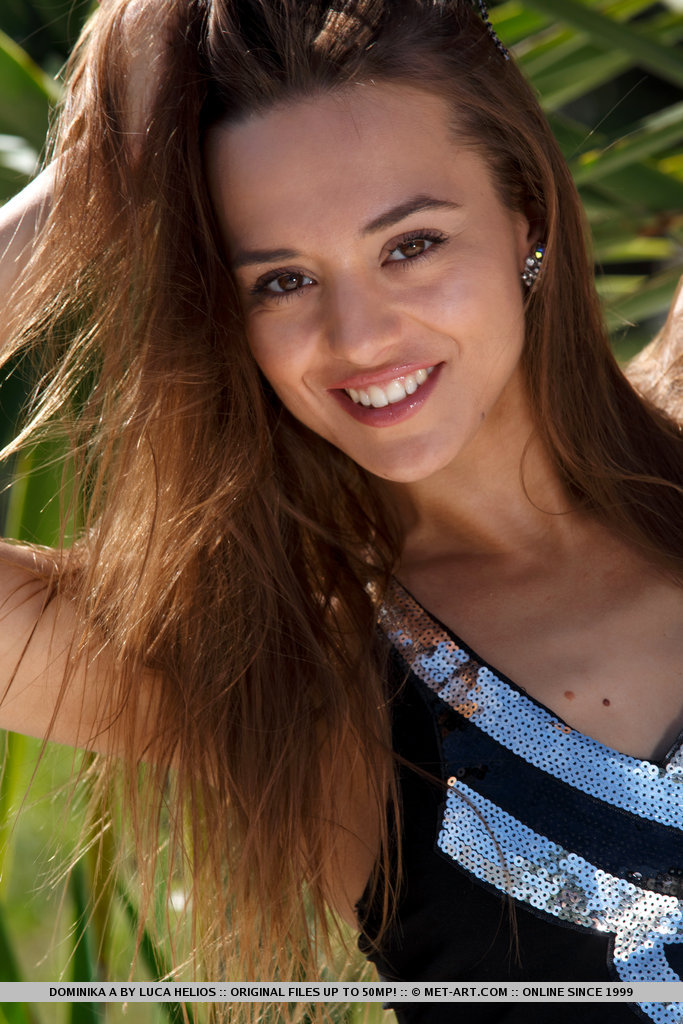 Metart Dominika A in Yuccas fullsize image 01