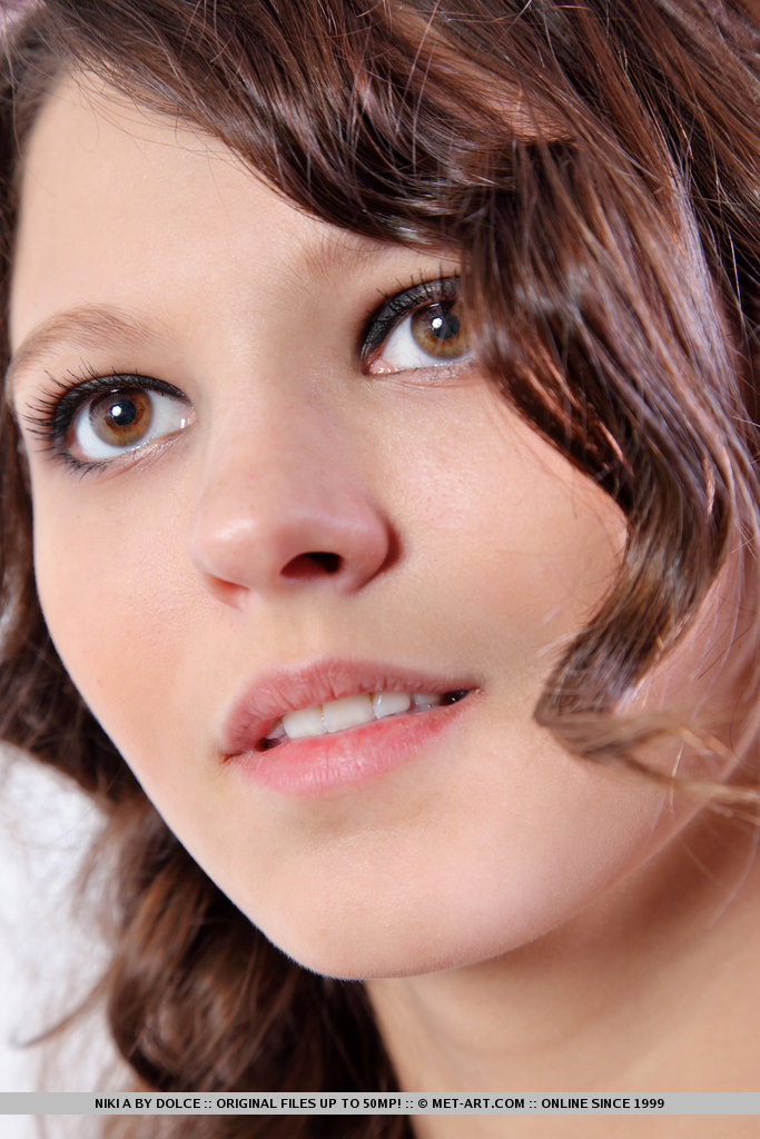 Metart Niki A in Presenting Niki fullsize image 18