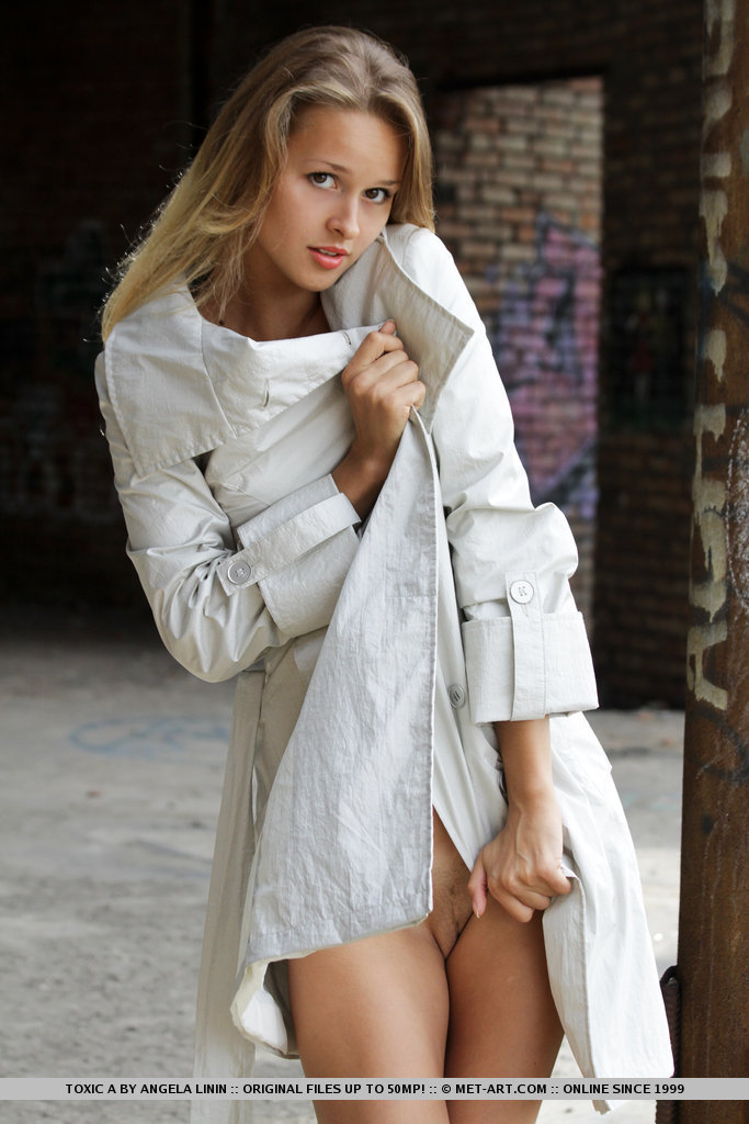 Metart Toxic A in Vendetta fullsize image 01