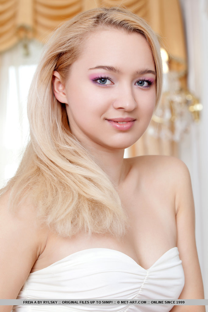 Metart Freia A in Presenting Freia fullsize image 05