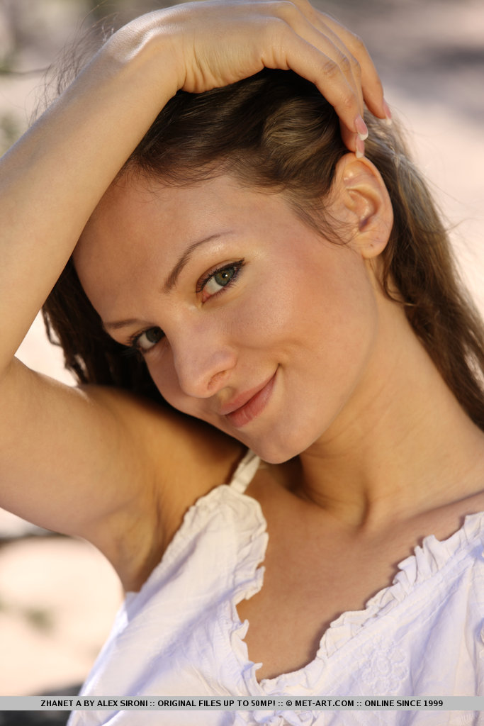 Metart Zhanet A in Presenting Zhanet fullsize image 03