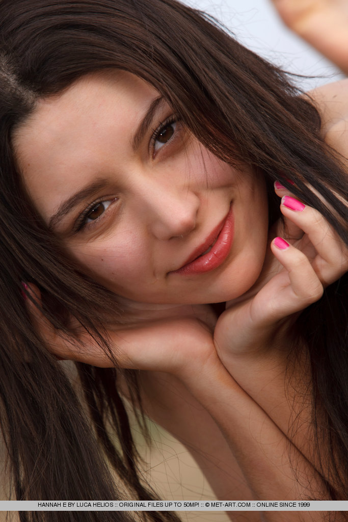 Metart Hannah E in Sponda fullsize image 18