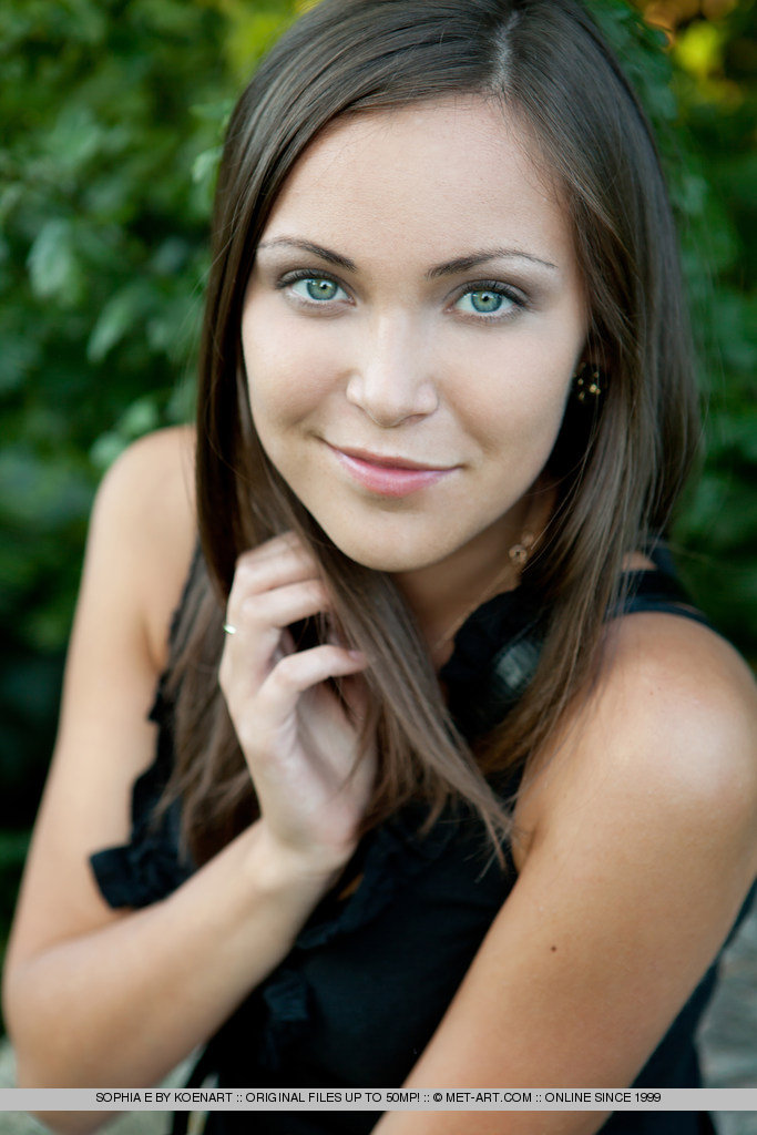 Metart Sophia E in Trixy fullsize image 01