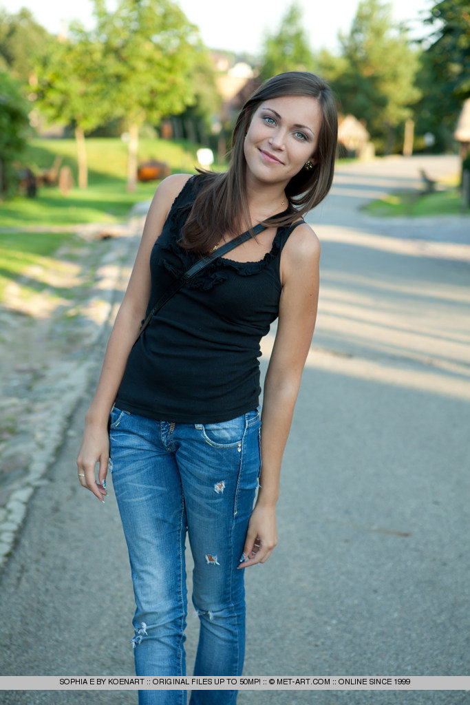 Metart Sophia E in Trixy fullsize image 02