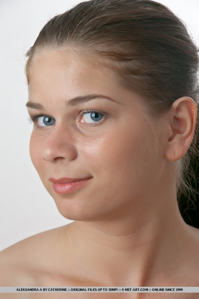 Metart Aleksandra A in Presenting Aleksandra fullsize image 18