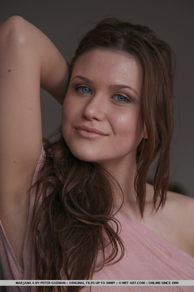 Metart Marjana A in Presenting Marjana fullsize image 01