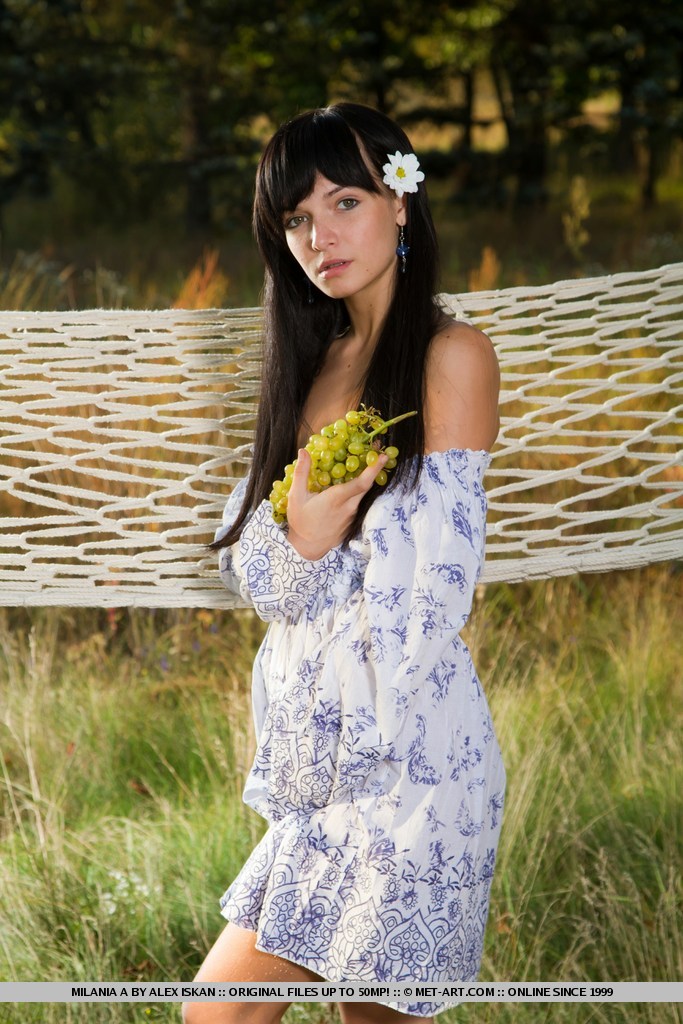 Metart Milania A in Presenting Milania fullsize image 01