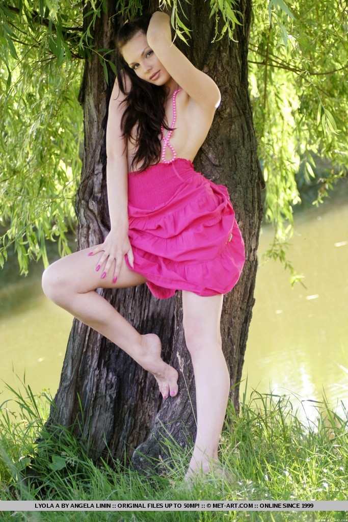 Metart Lyola A in Presenting Lyola fullsize image 01