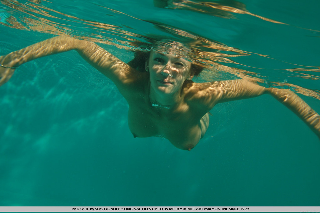 Metart Radka B in Apnea fullsize image 15