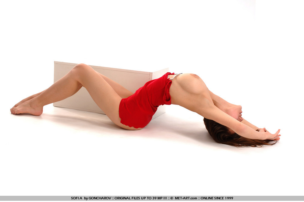 Metart Sofi A in Hot Red fullsize image 06