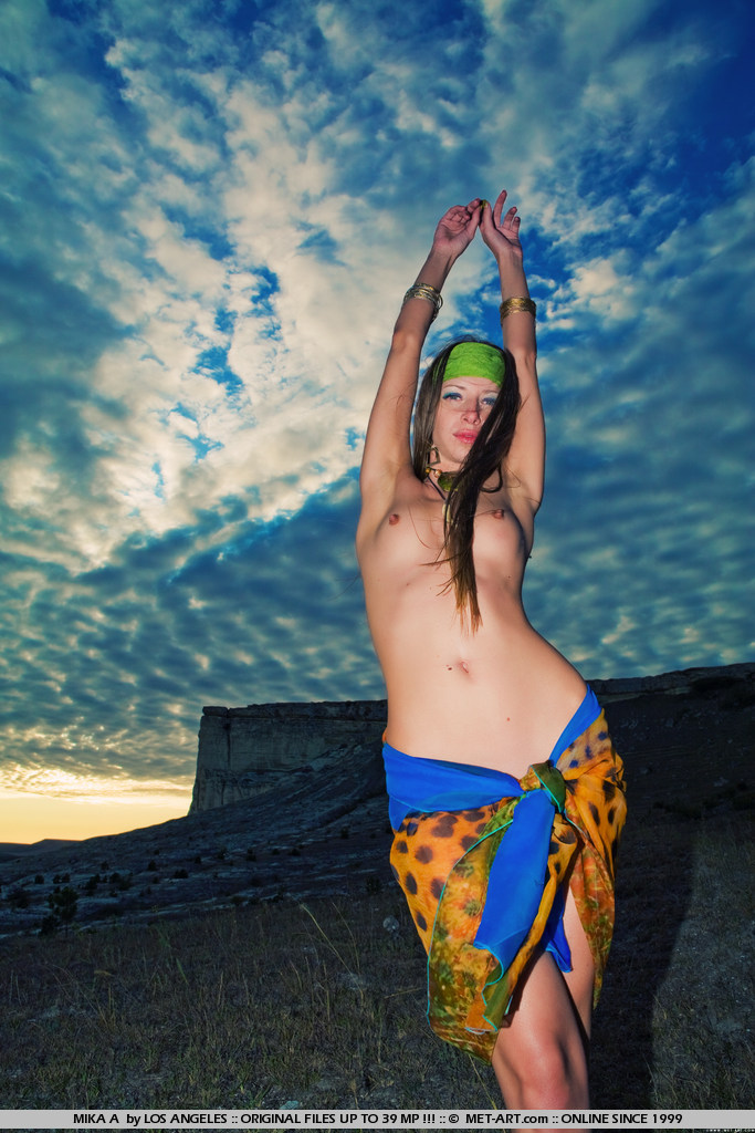 Metart Mika A in Universo fullsize image 14