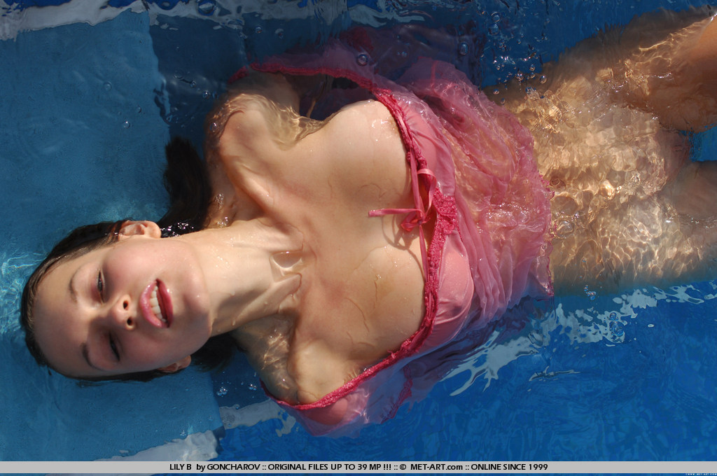 Metart Lily B in Waterpool fullsize image 15