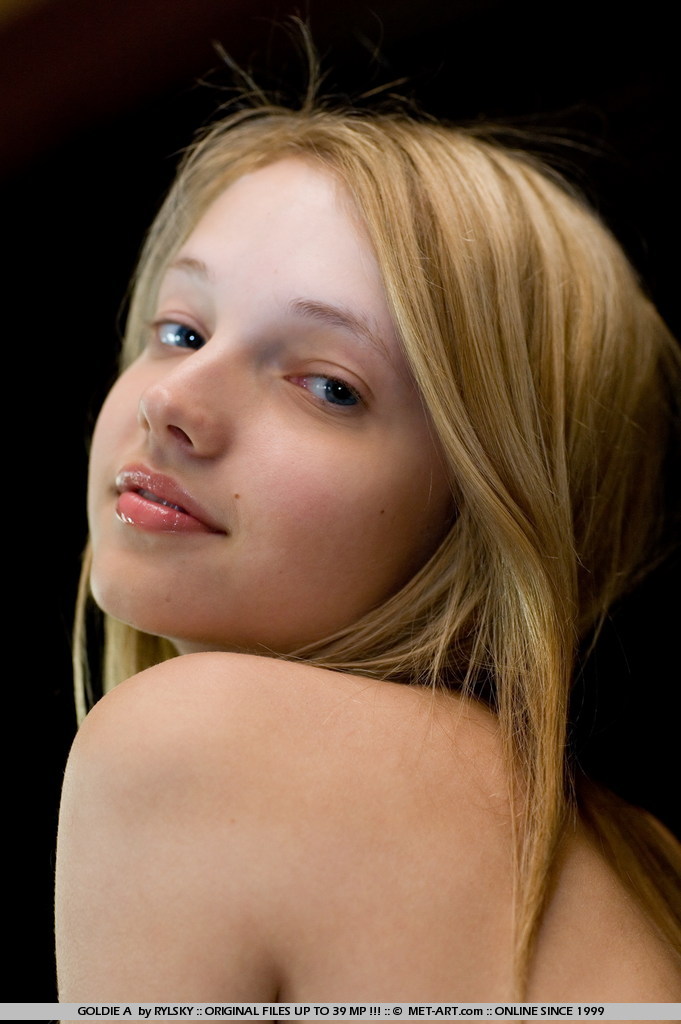 Metart Goldie A in Vices fullsize image 12