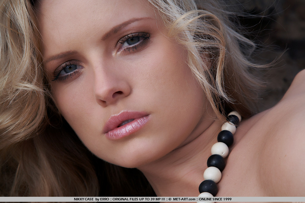 Metart Nikky Case in Biniks fullsize image 11