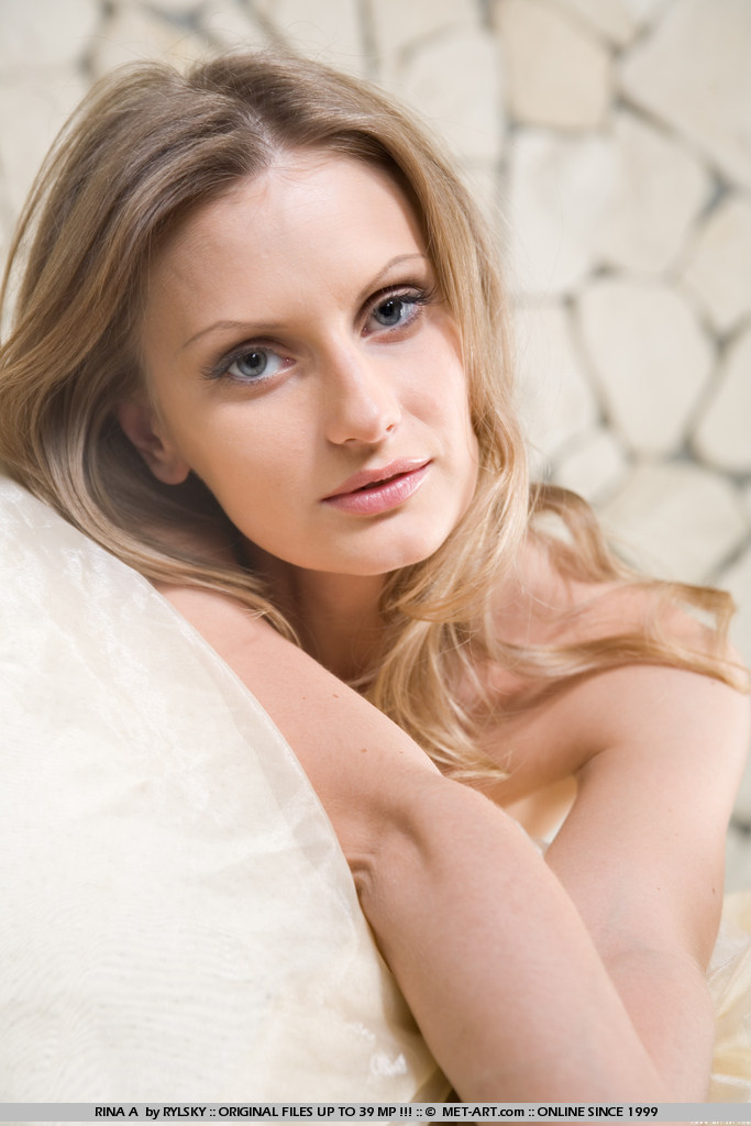Metart Rina A in Presenting Rina fullsize image 06