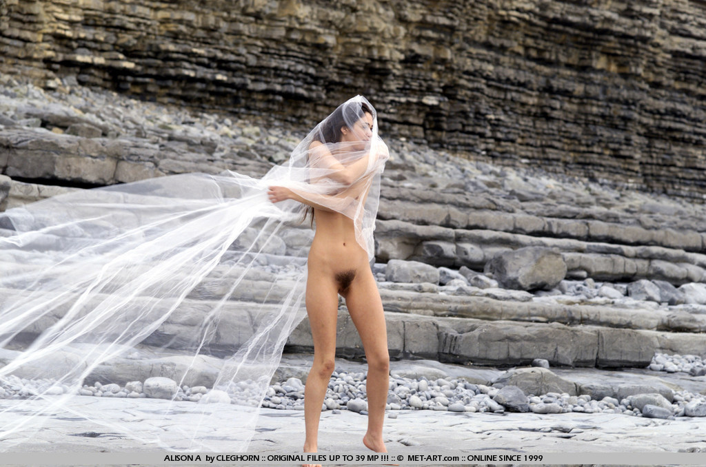Metart Alison A in Scogliere fullsize image 04
