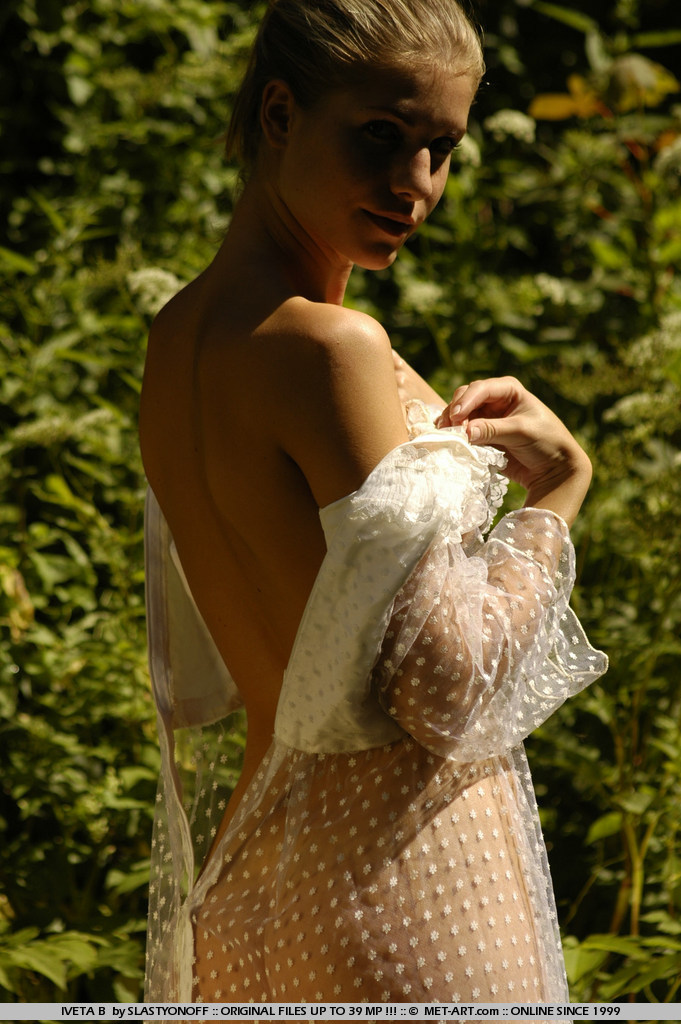 Metart Iveta B in Mantrix fullsize image 04