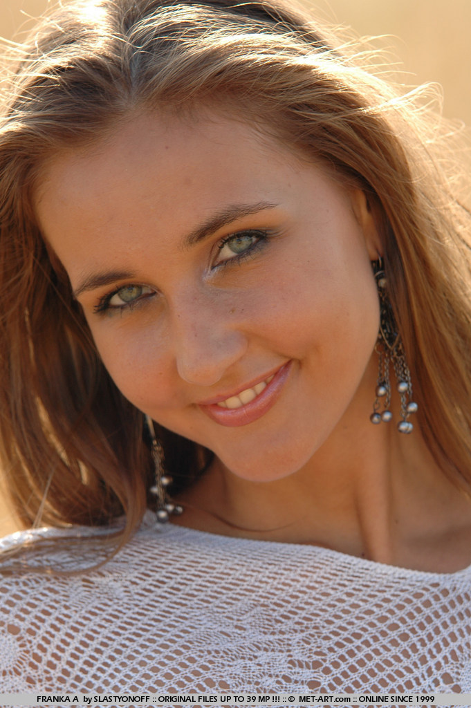 Metart Franka A in Presenting Franka fullsize image 01