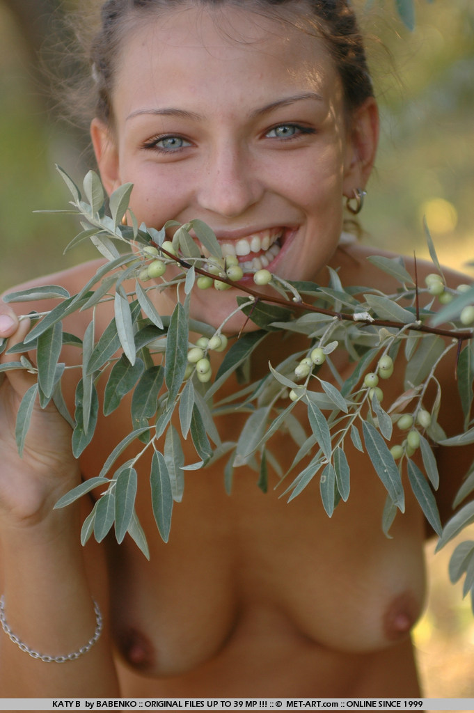 Metart Katy B in Presenting Katy fullsize image 19