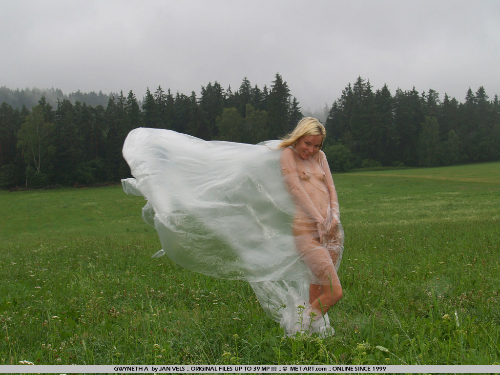 Metart Gwyneth A in Rain fullsize image 03
