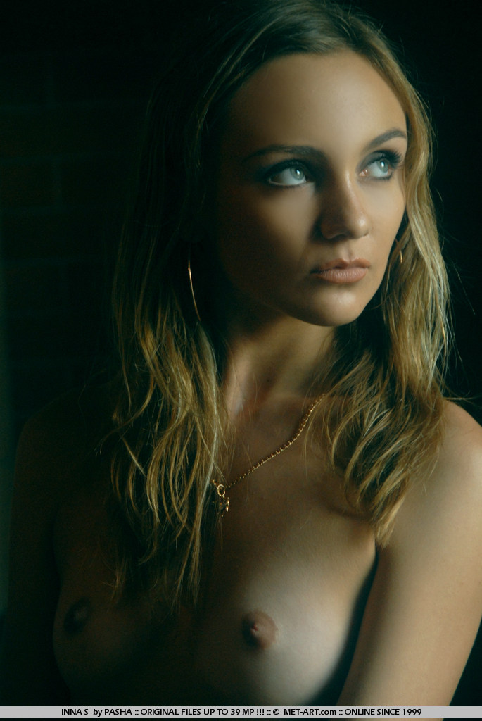 Metart Inna S in Presenting Inna fullsize image 03