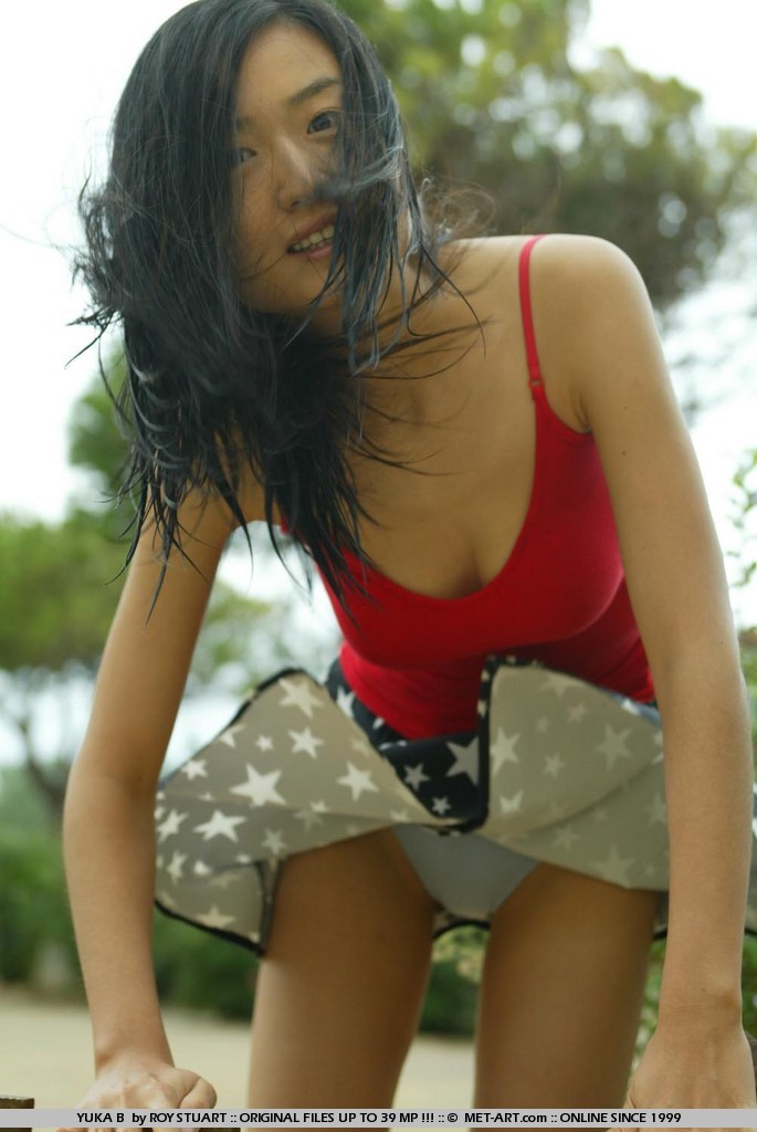Metart Yuka B in Publika fullsize image 19
