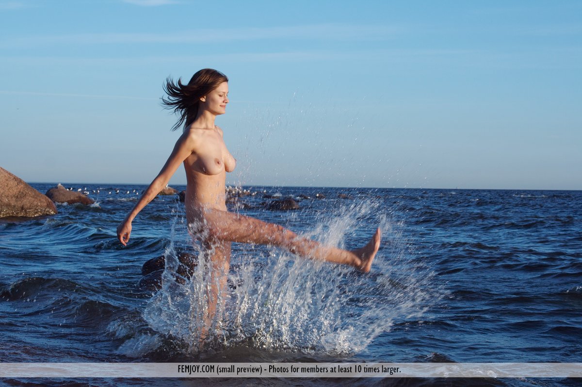 Femjoy Lea in The Big Blue fullsize image 11