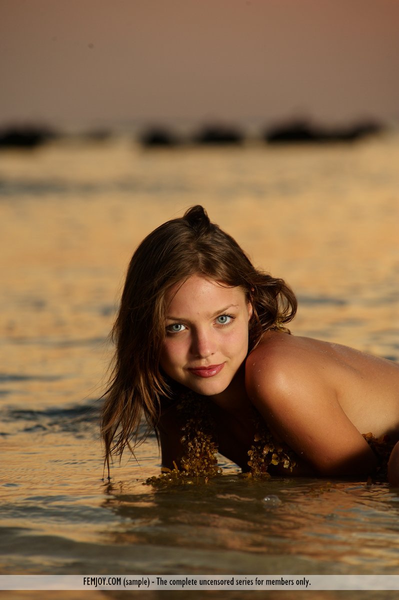 Femjoy Amelie in Yesterday Is Gone fullsize image 12