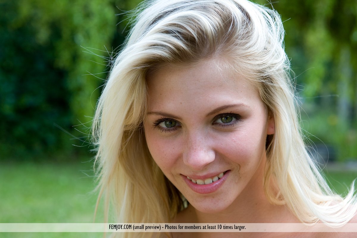 Femjoy Gina in My Back Garden fullsize image 09