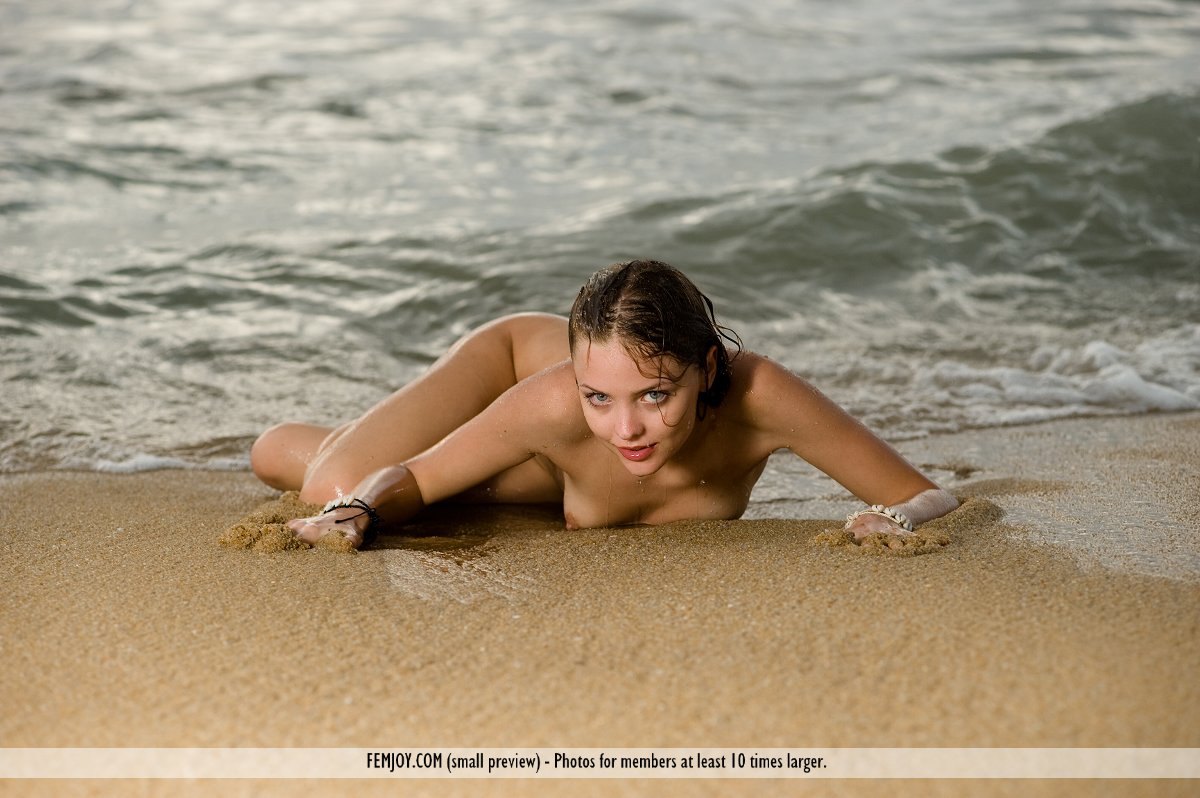 Femjoy Amelie in Written In Sand fullsize image 11