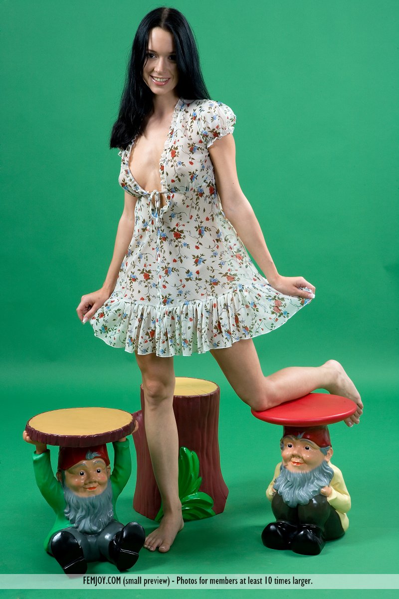 Femjoy Gwen in Snow White fullsize image 01